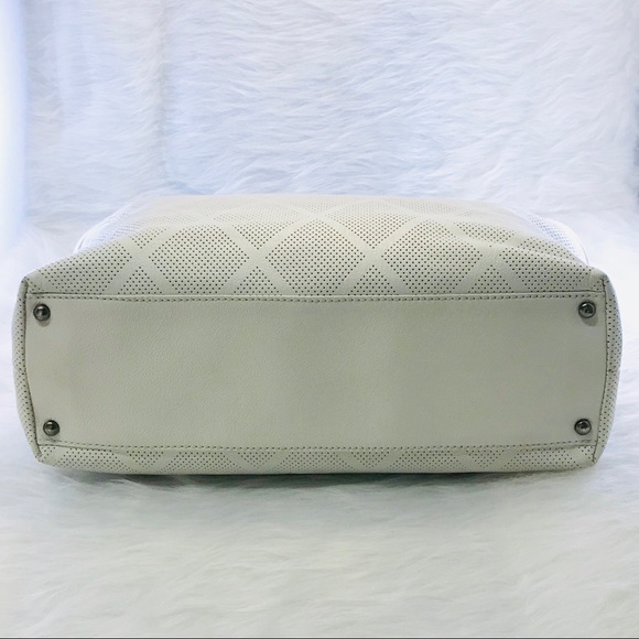 CHANEL Perforated Leather Large CC Tote White - Picture 5 of 8
